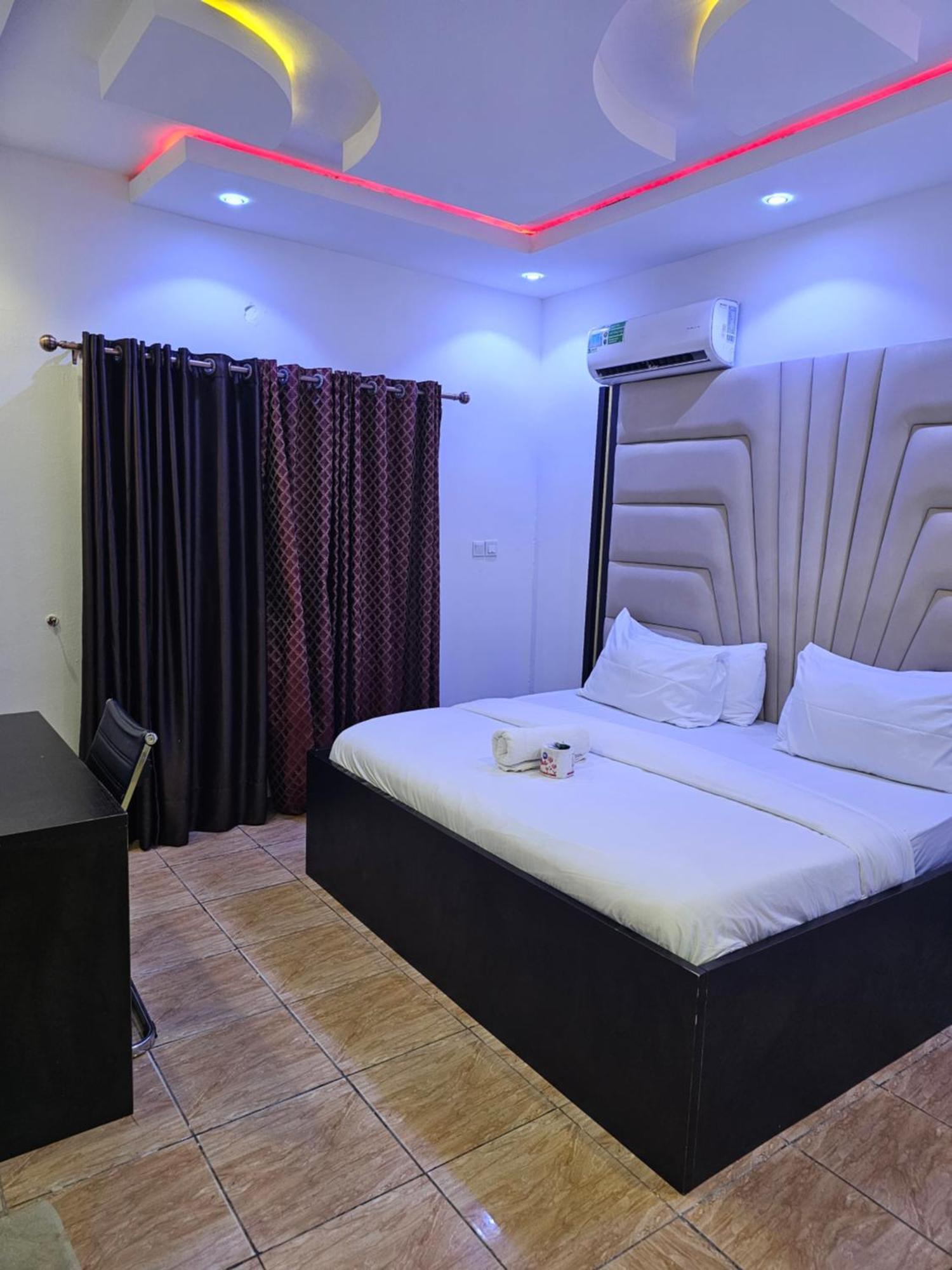 Vhs Vinchee Suites Lagos Kültér fotó